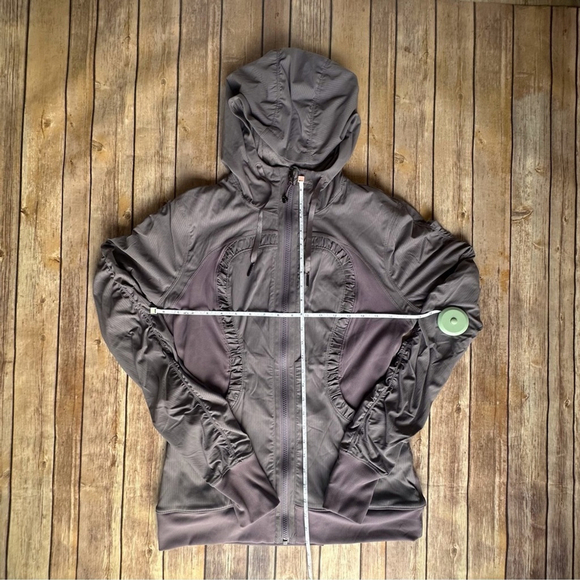 Lululemon Dance Studio Jacket Size 10 EUC - Picture 2 of 6